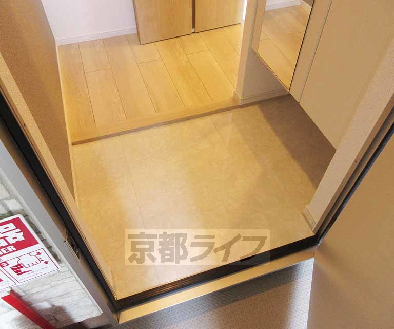玄関　段差の少ない玄関です