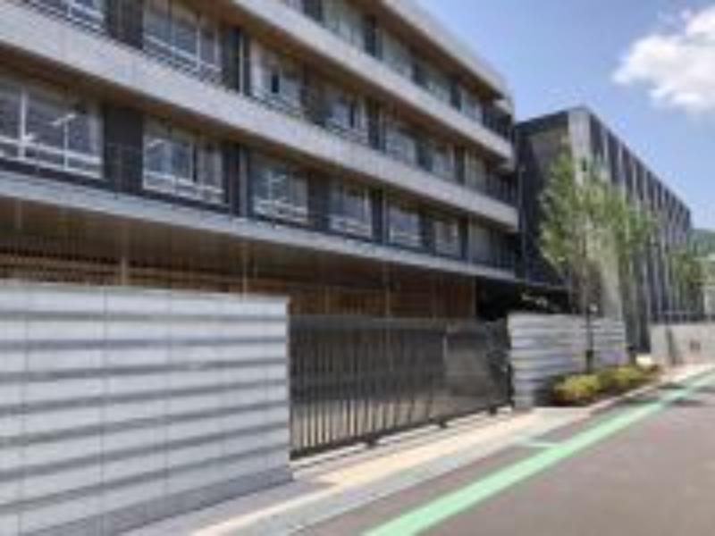 小学校　栗林小学校（小学校）まで700m