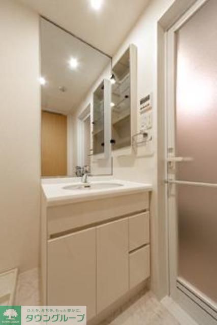 洗面設備　※写真は同タイプ住戸です。