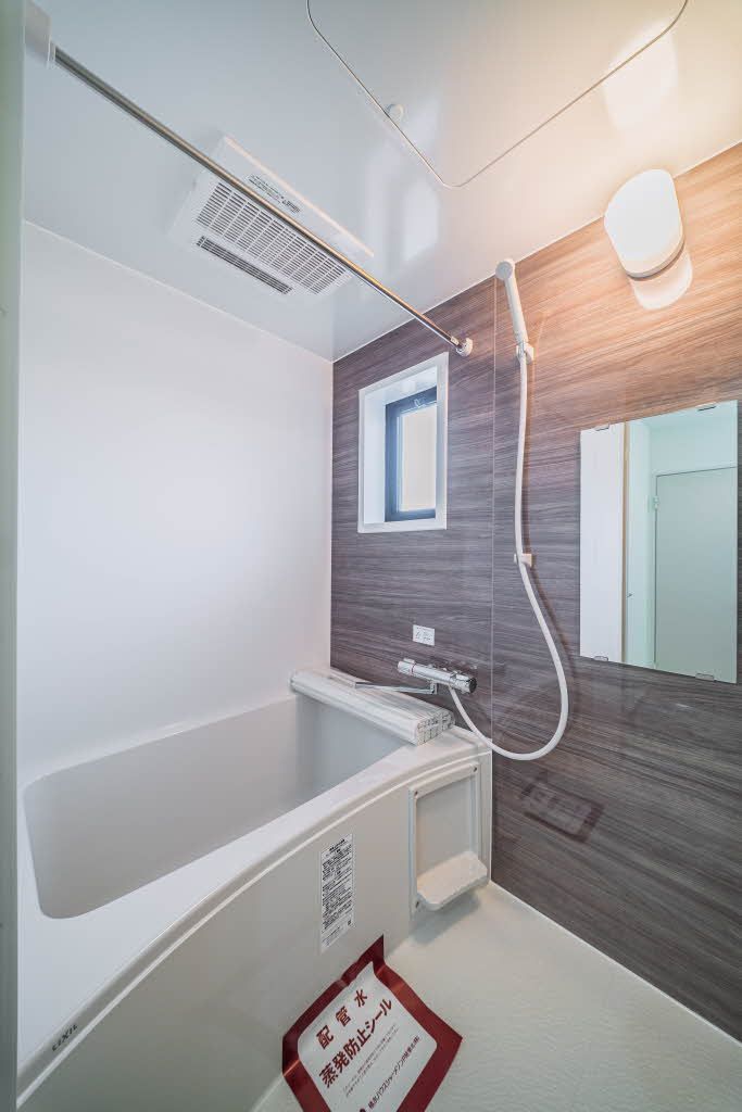 バス・シャワールーム　バスルーム