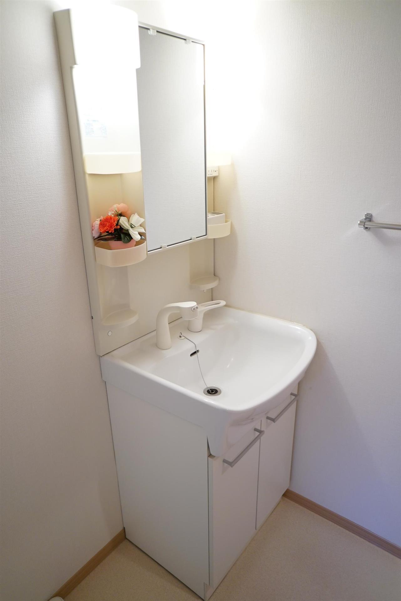 洗面設備　現況を優先します