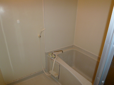 バス・シャワールーム　ユニットバスなのでお掃除楽々☆