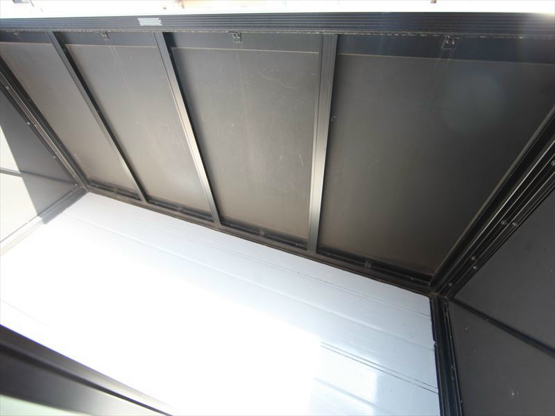 その他　2階部分のバルコニー　1階は専用庭付き