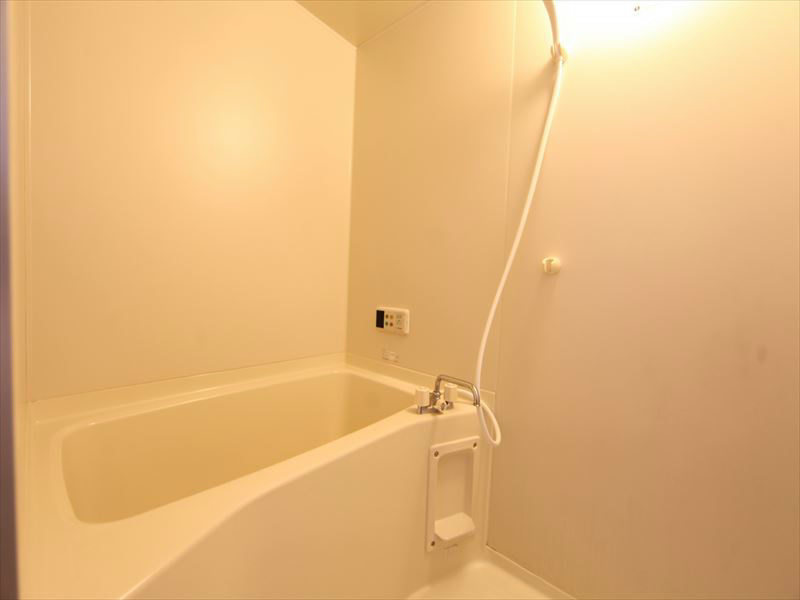 バス・シャワールーム　追い焚き機能付きのバスルーム