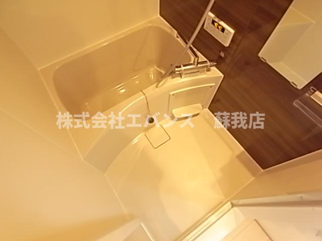 バス・シャワールーム　ゆったり過ごせるお風呂です