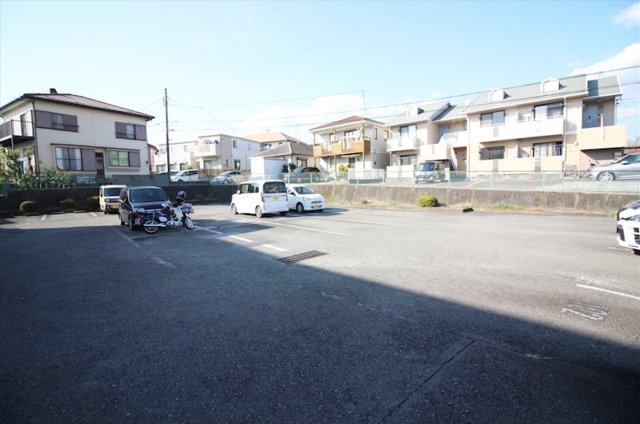 駐車場　平置き駐車場