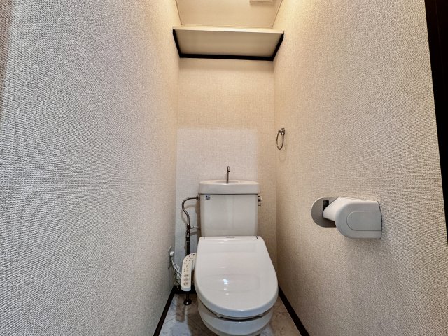 トイレ　温水洗浄暖房便座