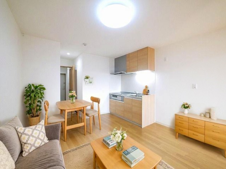 居室・リビング　CGで家具等を配置したもので家具等は含まれません