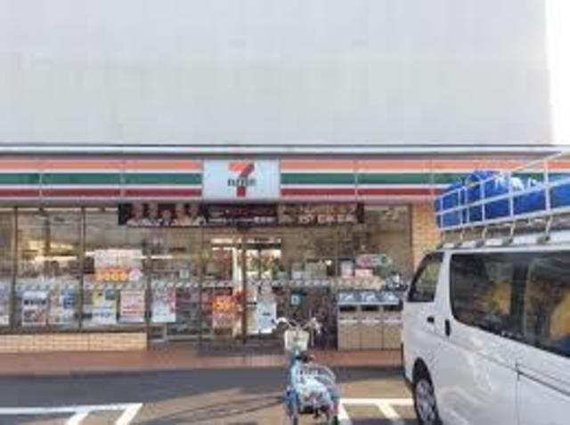 コンビニ　セブンイレブン足立東保木間1丁目店（コンビニ）まで576m