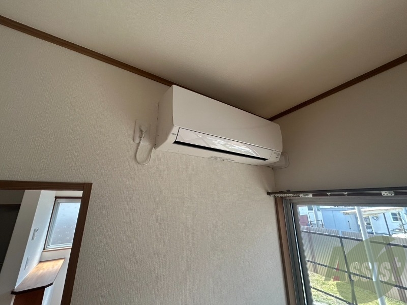 その他設備　冷房・暖房機能付きで年中空調管理ができます。