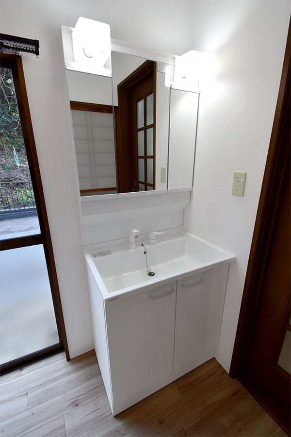 洗面設備　異なる場合は現況を優先します。