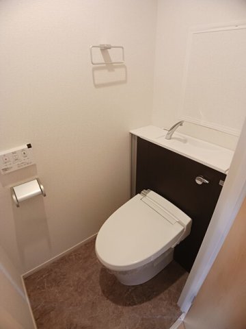 トイレ　落ち着いたトイレです