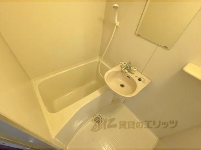 バス・シャワールーム　バス