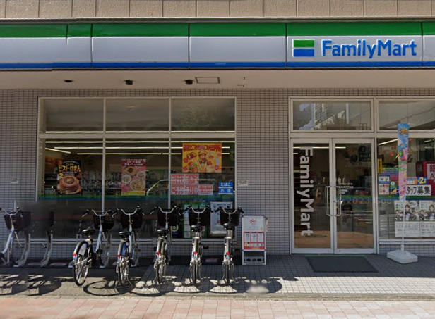 コンビニ　ファミリーマート（コンビニ）まで217m