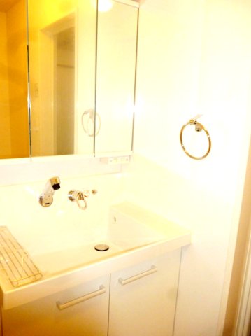 洗面設備　脱衣スペースもあります