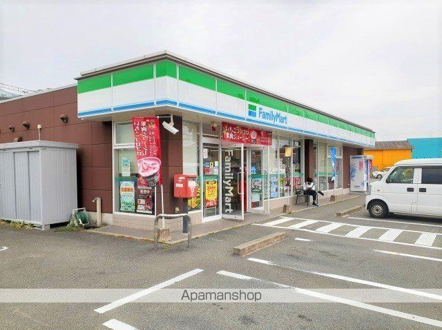 コンビニ　ファミリーマート玉名築地店（コンビニ）まで500m