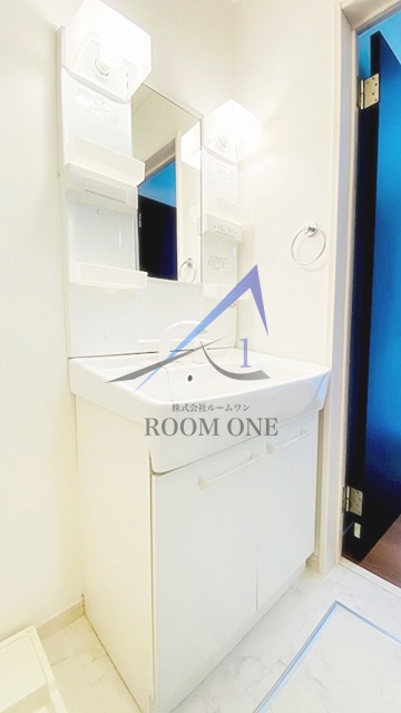 洗面設備　独立洗面台です。