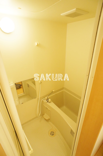 バス・シャワールーム　雨の日でも安心の浴室乾燥機付きです♪