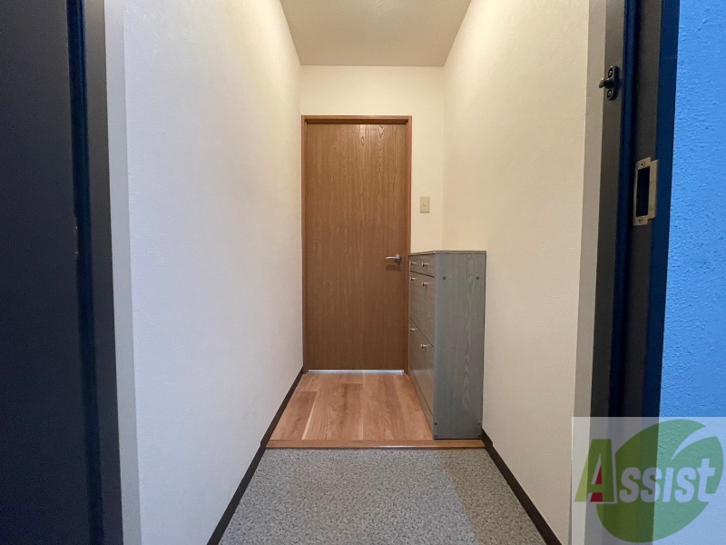 玄関　玄関から見た景色はこちらです。イメージできますか。