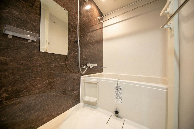 バス・シャワールーム　バス・シャワールーム