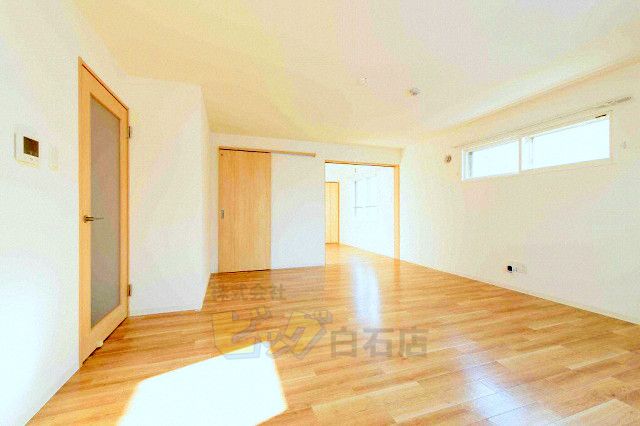 居室・リビング　広々リビングです♪