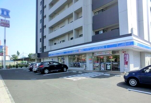 コンビニ　ローソン札幌東札幌2条店（コンビニ）まで407m