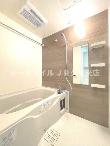 バス・シャワールーム　落ち着いた空間のお風呂です