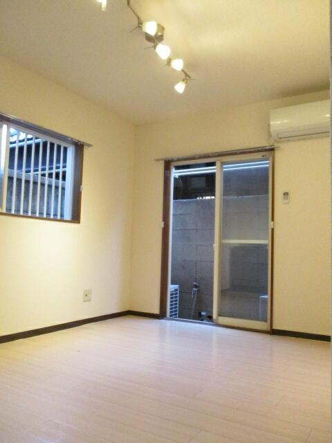 居室・リビング　?