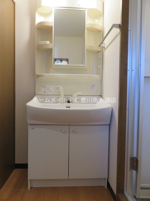 洗面設備　同型別部屋写真