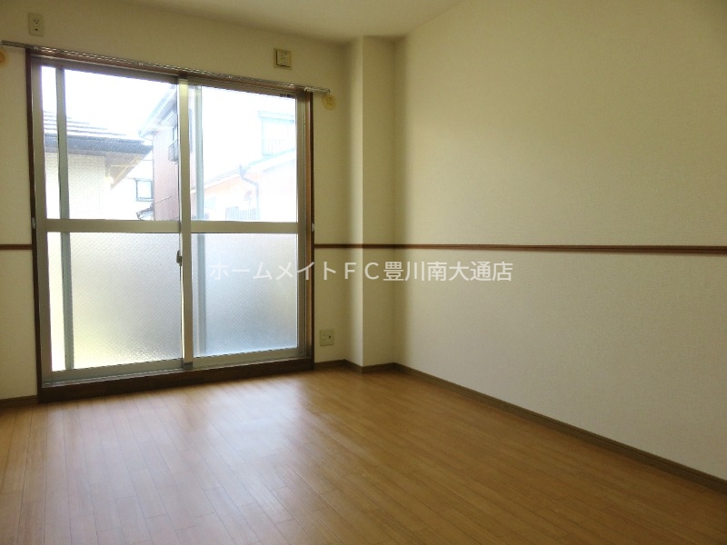 居室・リビング　同型別部屋写真