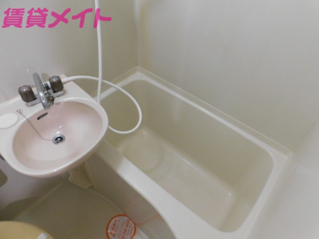 バス・シャワールーム　別部屋参考写真です