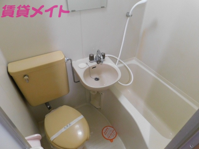 洗面設備　別部屋参考写真です