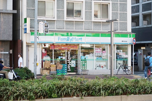 コンビニ　ファミリーマート 豊村住吉店（コンビニ）まで277m