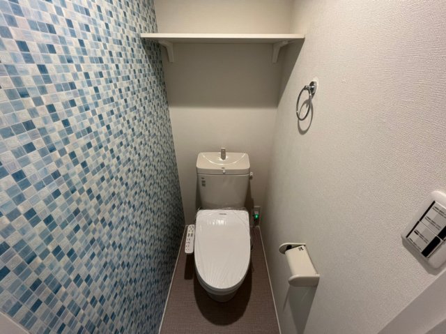 トイレ　温水洗浄便座付き※205号室の写真です