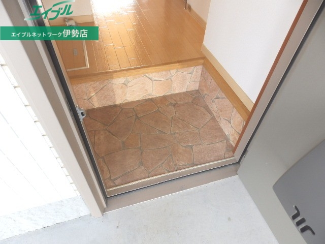 玄関　同型参考写真