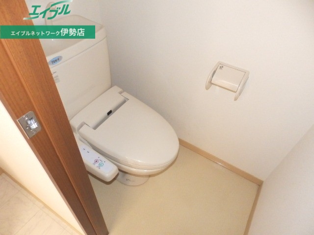 トイレ　同型参考写真