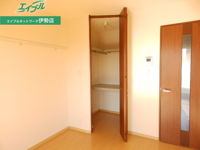 収納　同型参考写真