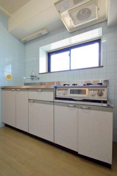 キッチン　写真は他の部屋の物です。現状優先