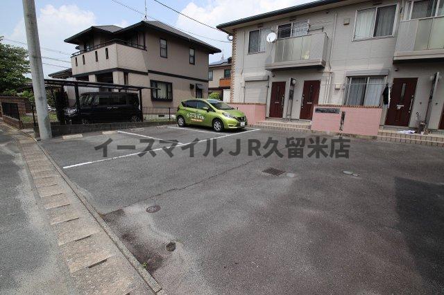 駐車場　駐車場完備です