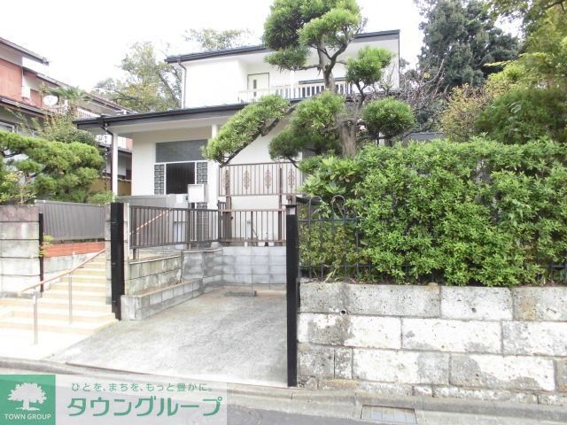 エントランス　タウンハウジング仙川店まで♪