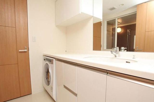 洗面設備　※写真は同タイプ住戸です。