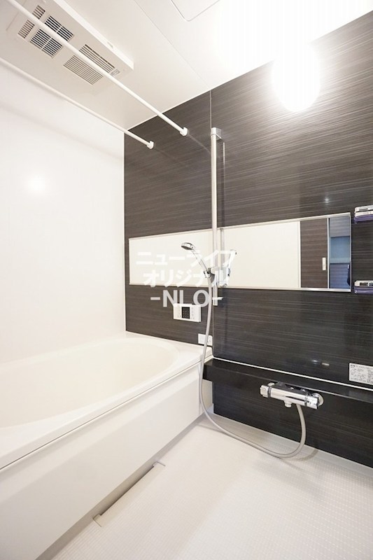 バス・シャワールーム　追焚、浴室乾燥が付いた機能性とデザイン性に優れた浴室♪