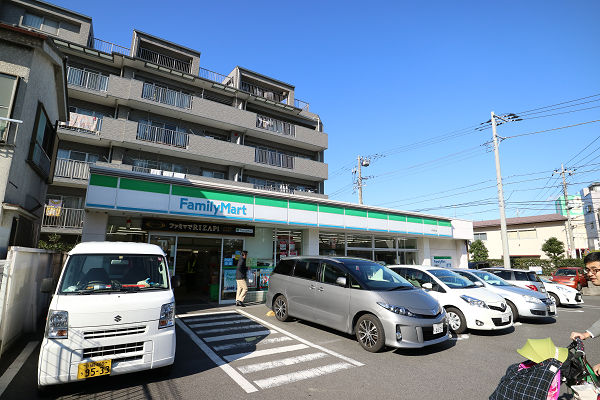 コンビニ　ファミリーマート 小向西町一丁目店（コンビニ）まで521m