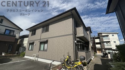 建物外観　各世帯専用宅配ロッカー付きで便利です♪