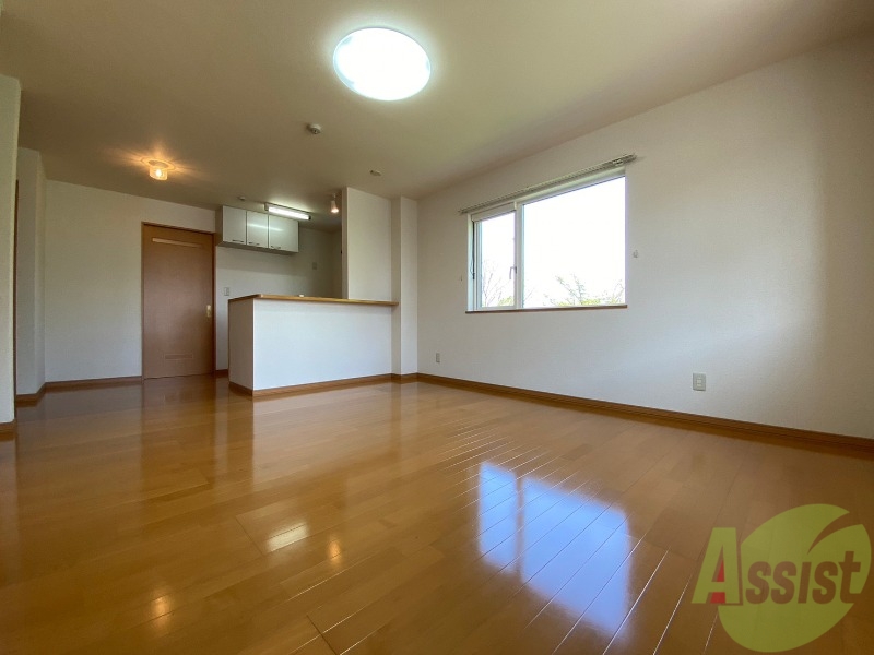 居室・リビング　広くてキレイなお部屋が広がっていて、充実した生活が送れそう。