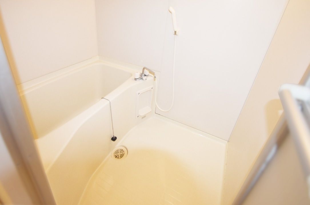 バス・シャワールーム　ゆったり過ごせるお風呂です♪