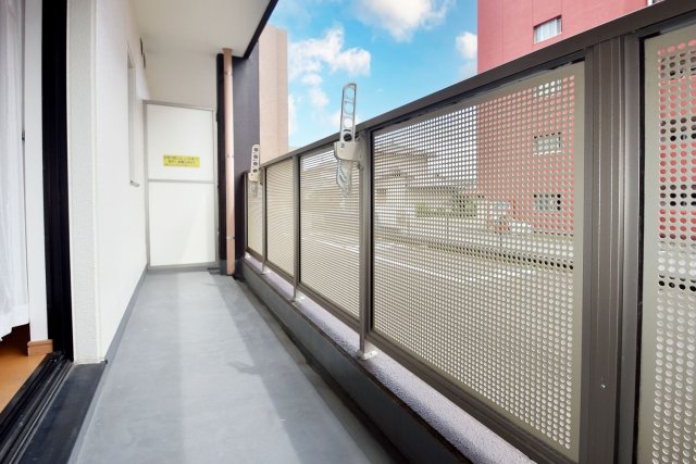 バルコニー　陽当たり良好なバルコニーです♪