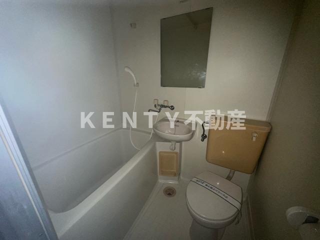 バス・シャワールーム　コンパクトで使いやすいお風呂です