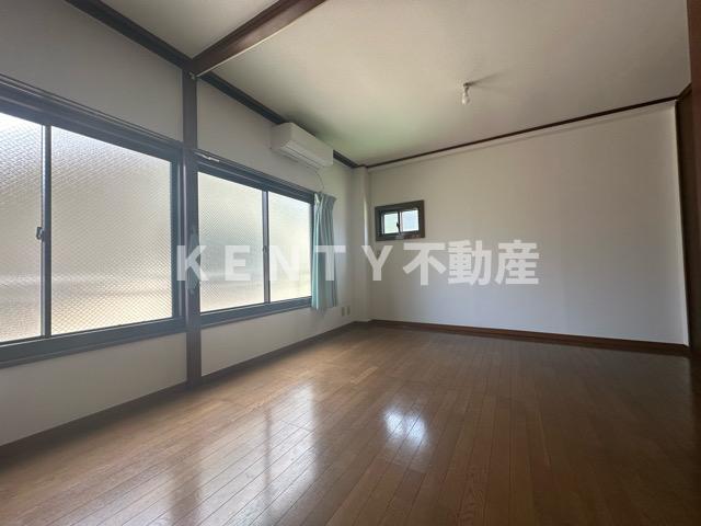 居室・リビング　ゆったり過ごせる居間です