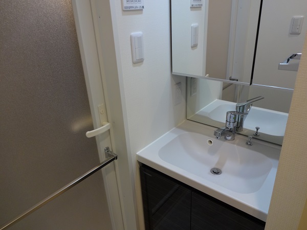 洗面設備　使いやすい洗面所です
